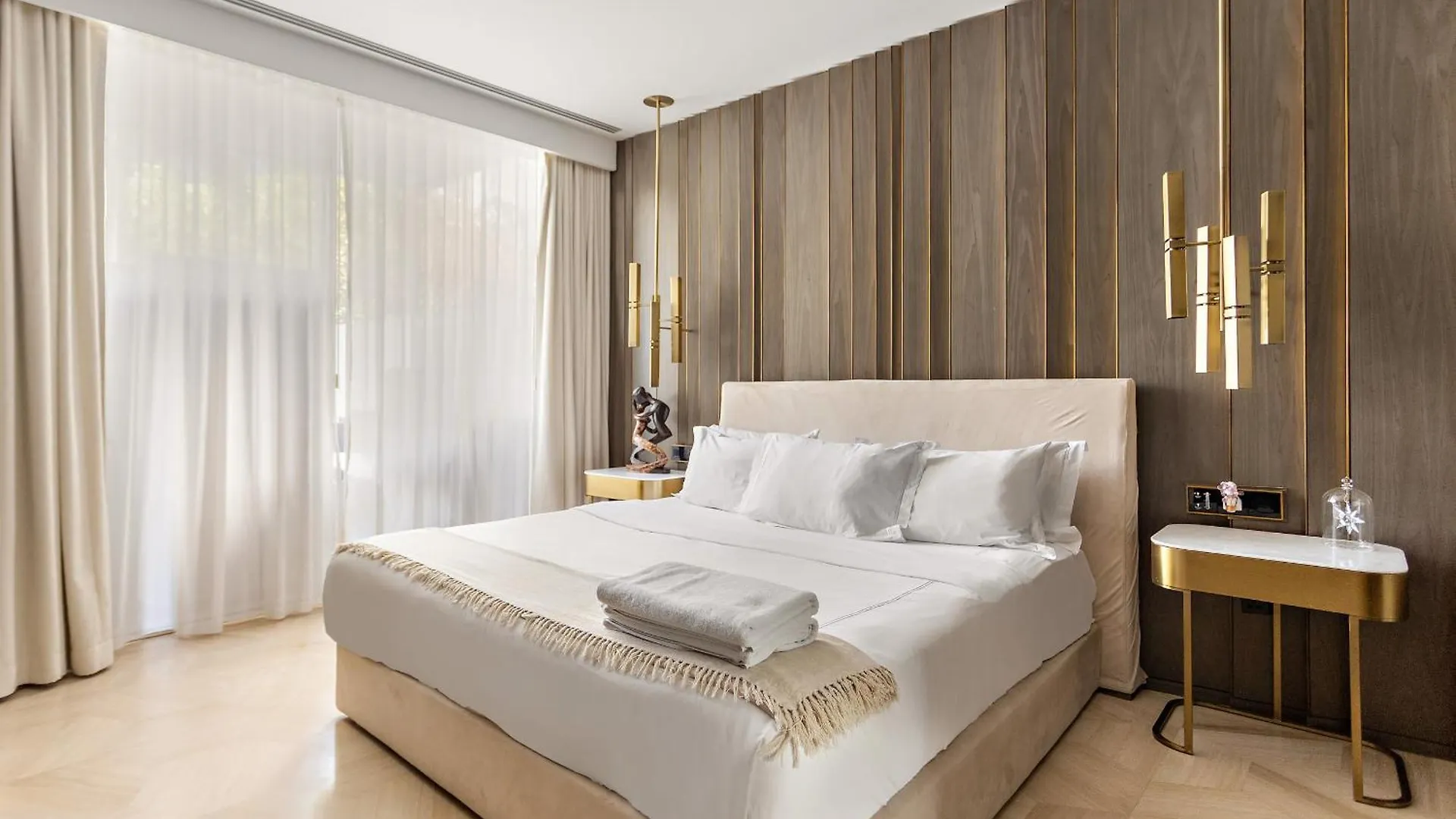 Five Palm Jumeirah Dubai Apartment With Private Pool